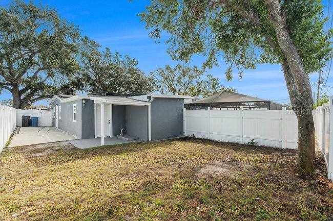 Private patio in-law/ efficiency