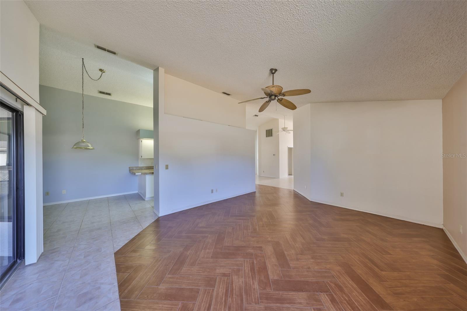 LIVING ROOM TO EATING AREA