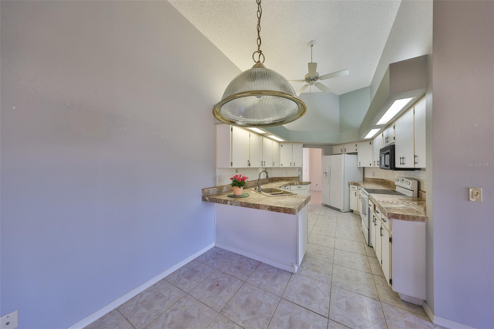 EATING AREA TO KITCHEN