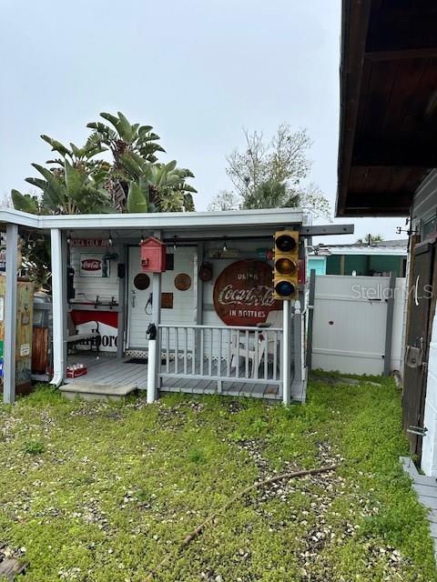 Back Yard - Washer - Dryer Hookups