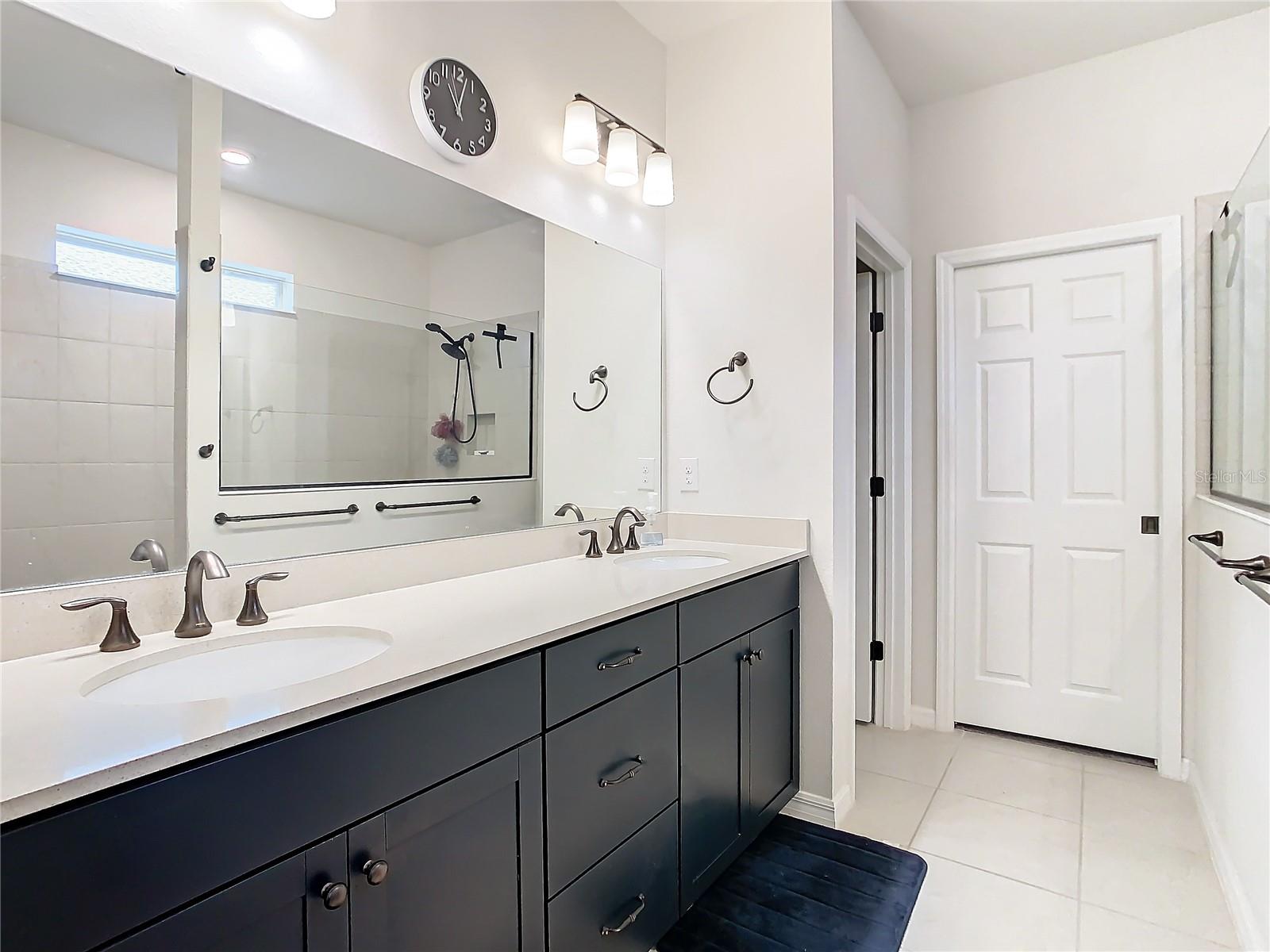 Primary Ensuite Bath w/Dual Sinks