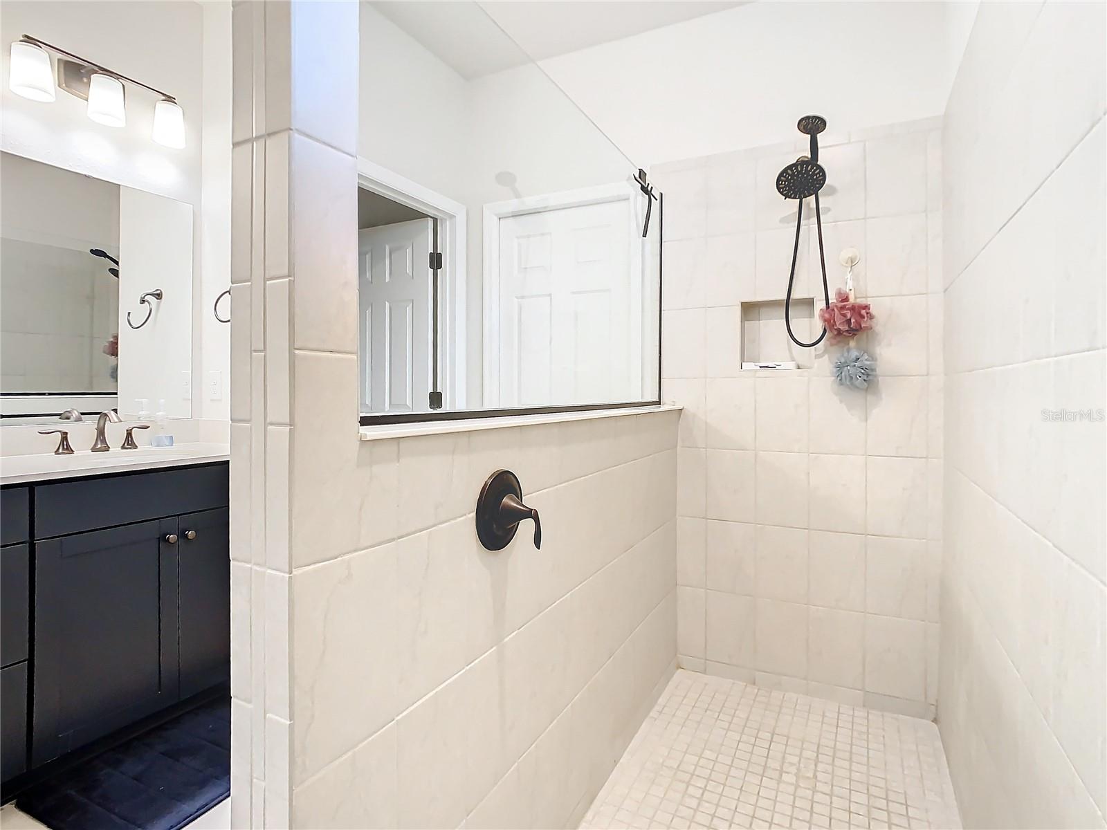 Primary Ensuite Bath w/Dual Sinks