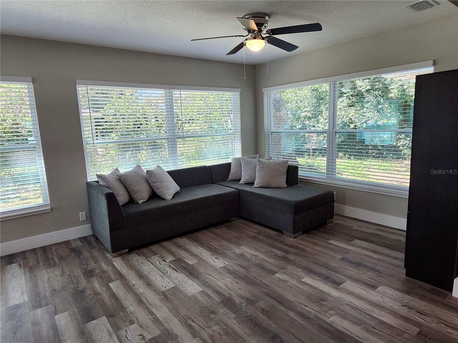 Spacious Florida room with extra natural light