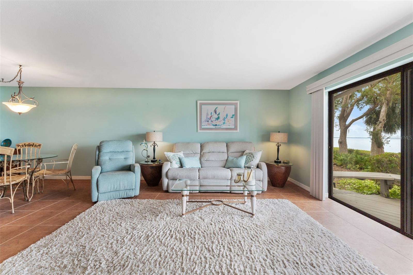 Light and bright living room!