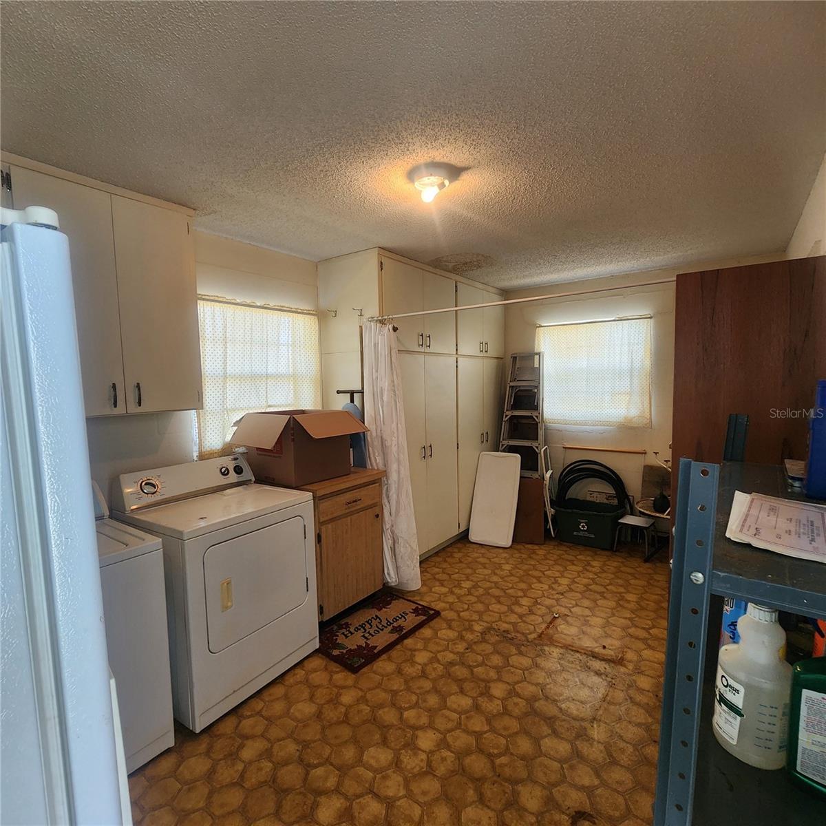 LAUNDRY/UTILITY ROOM