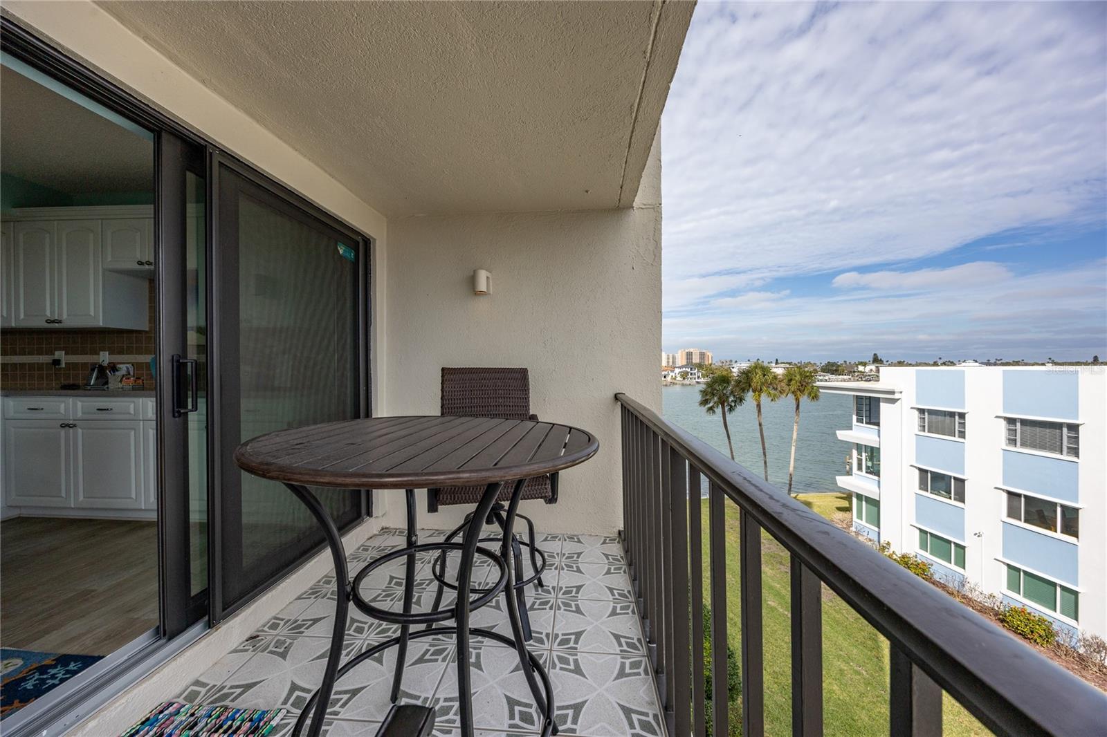 Balcony/Deck with Intercoastal View