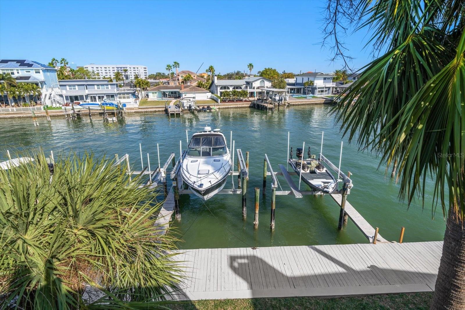 Dock and Boat w/Lift