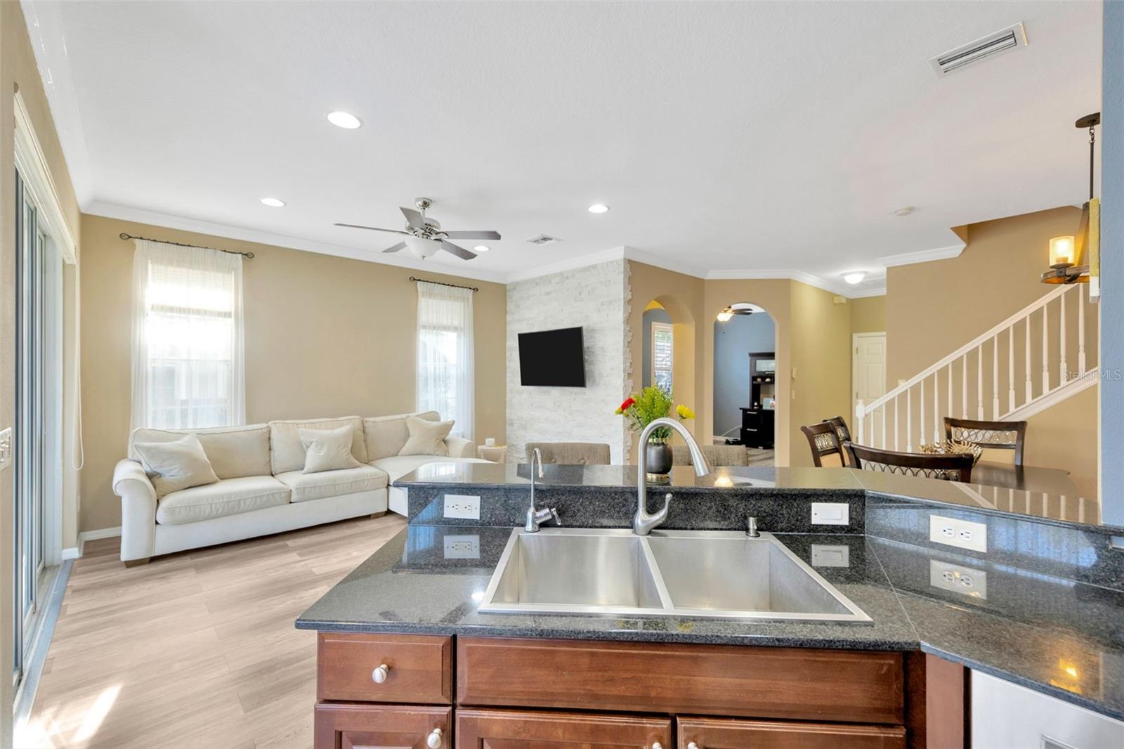 Open Space, kitchen to living and dining room