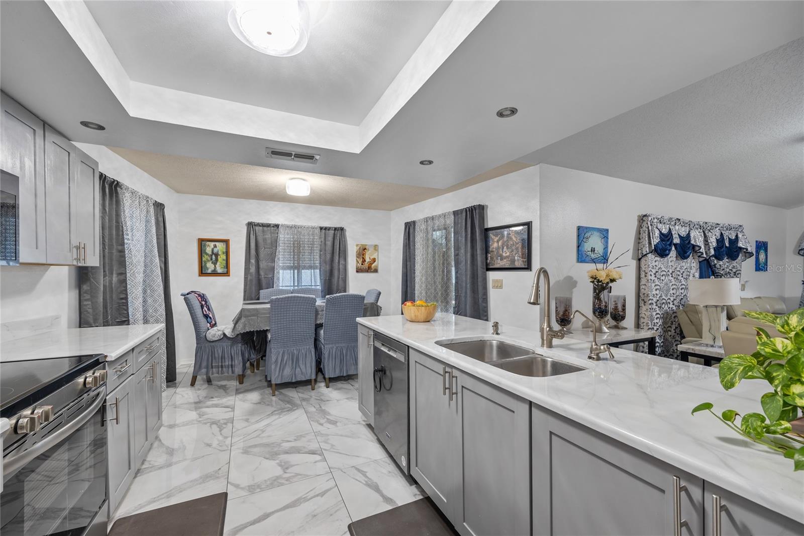 Kitchen / Breakfast Nook