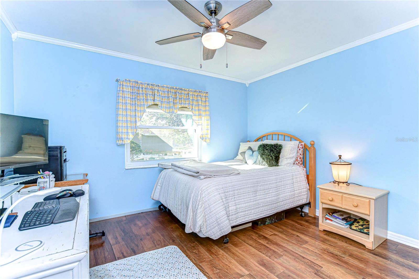 Second bedroom with crown molding!