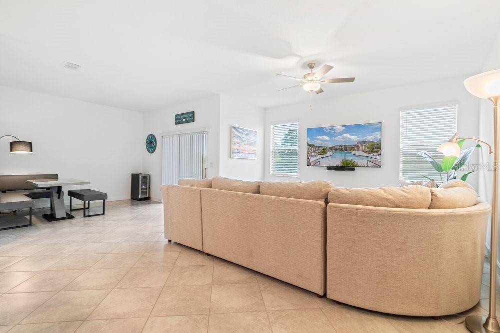 Living room/ Dining area