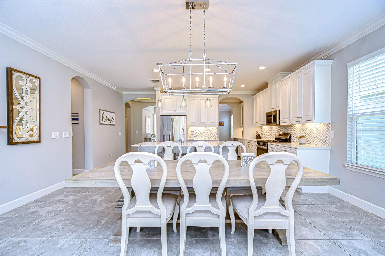 Additional dining space that seamlessly flows from the kitchen!