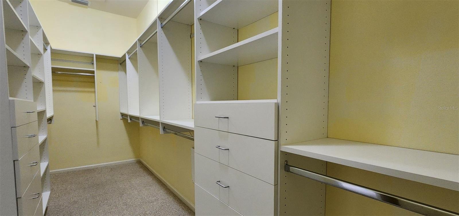 Principal walk in closet