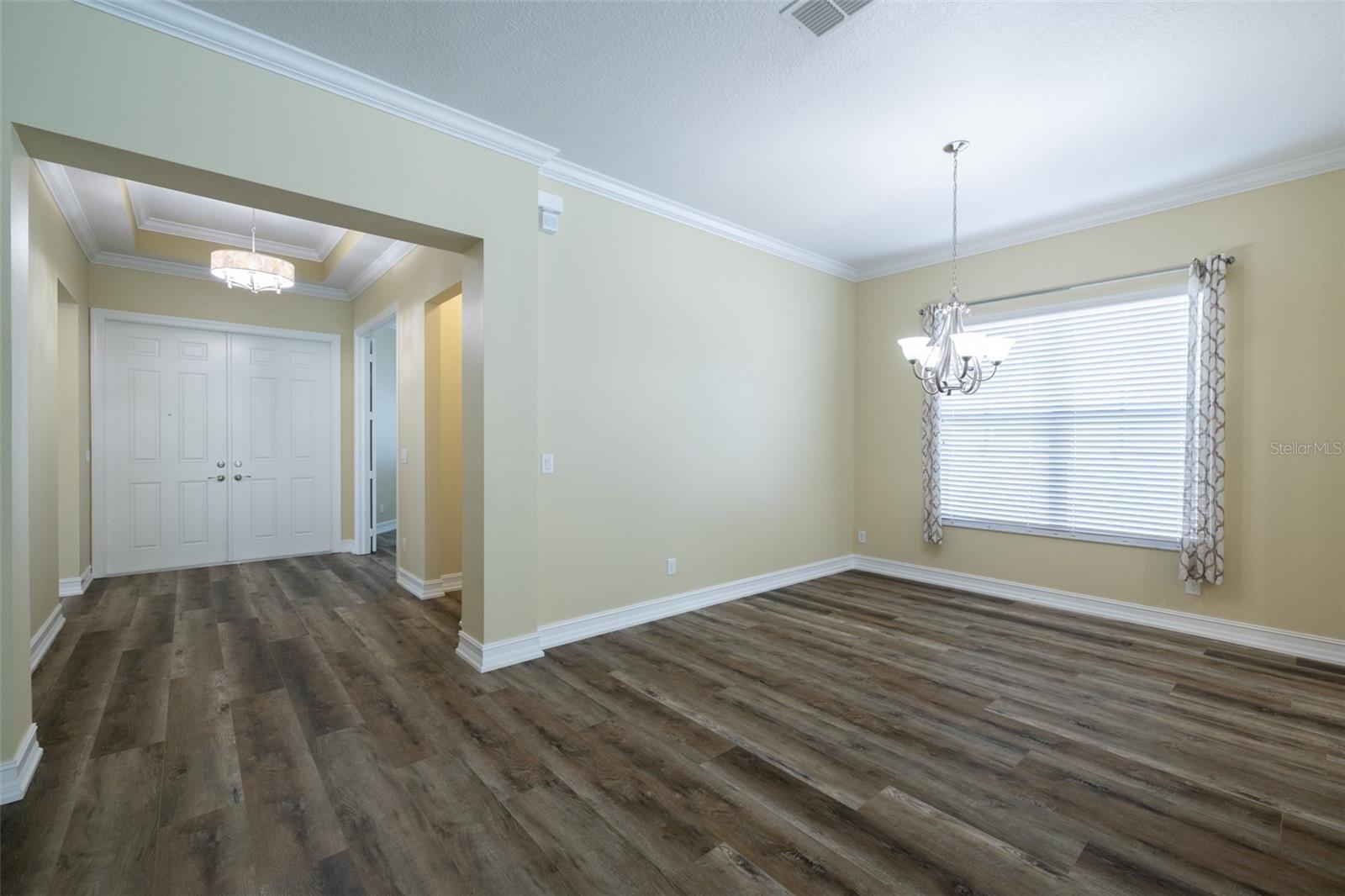 Foyer & Dining room