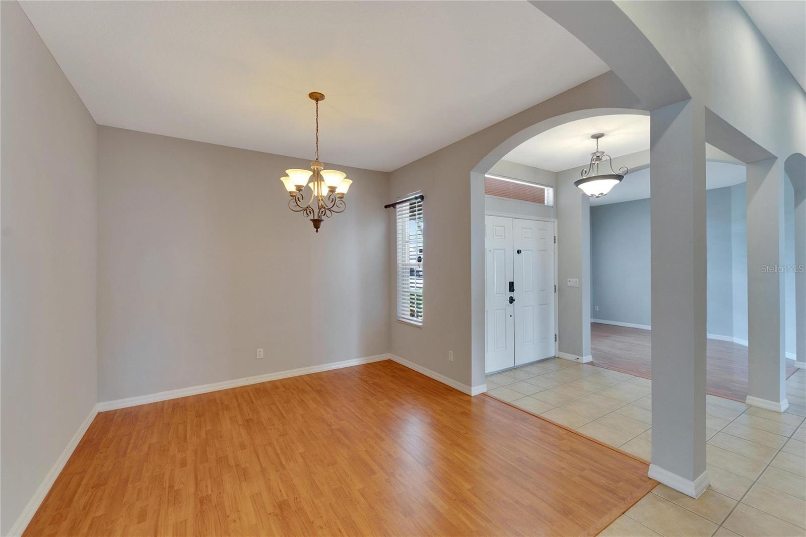 TB8342495 - formal dining room