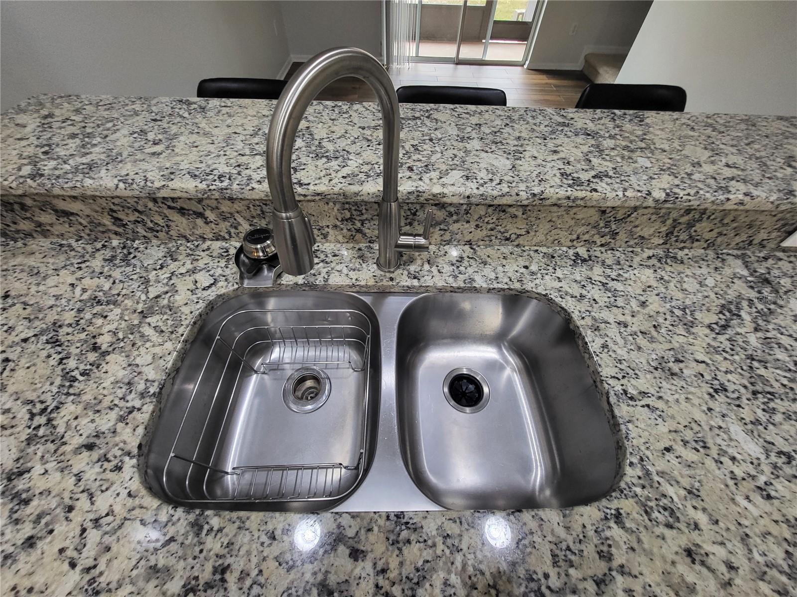 Deep stainless steel sinks with disposal, glass rinser and bluetooth RO controller