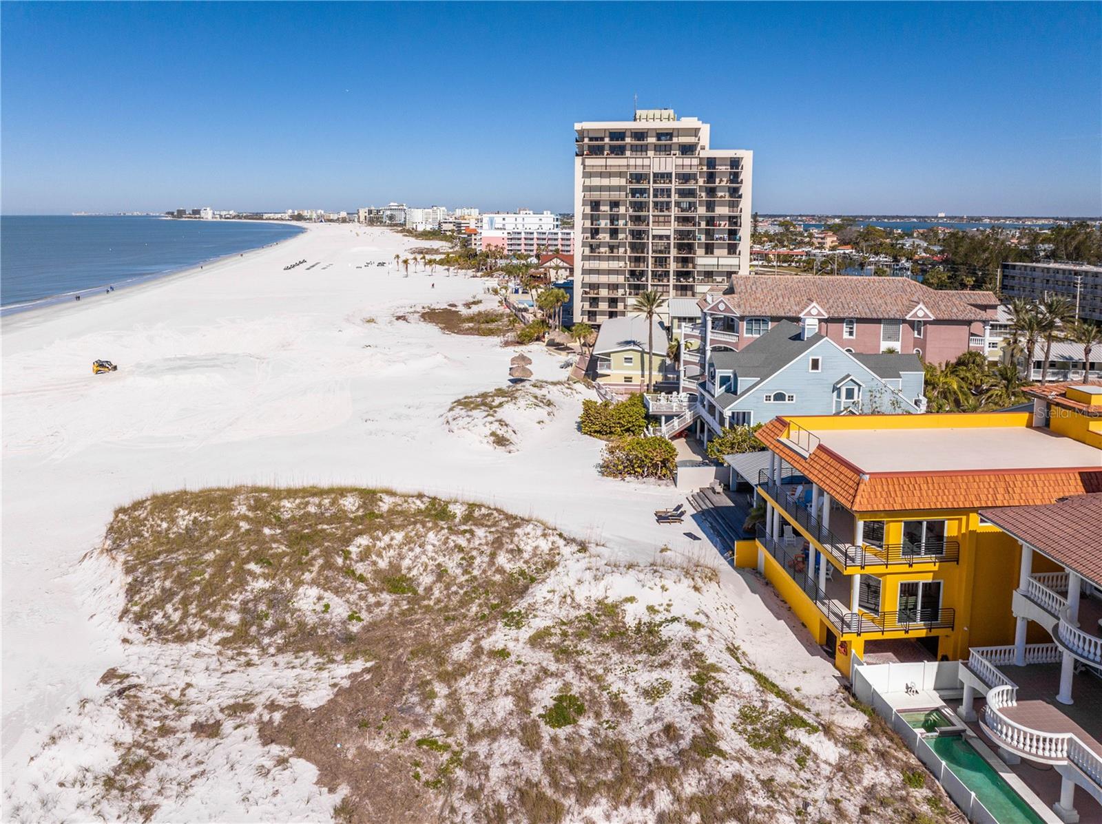 North View of 3702 w/its Sand Dune. included.