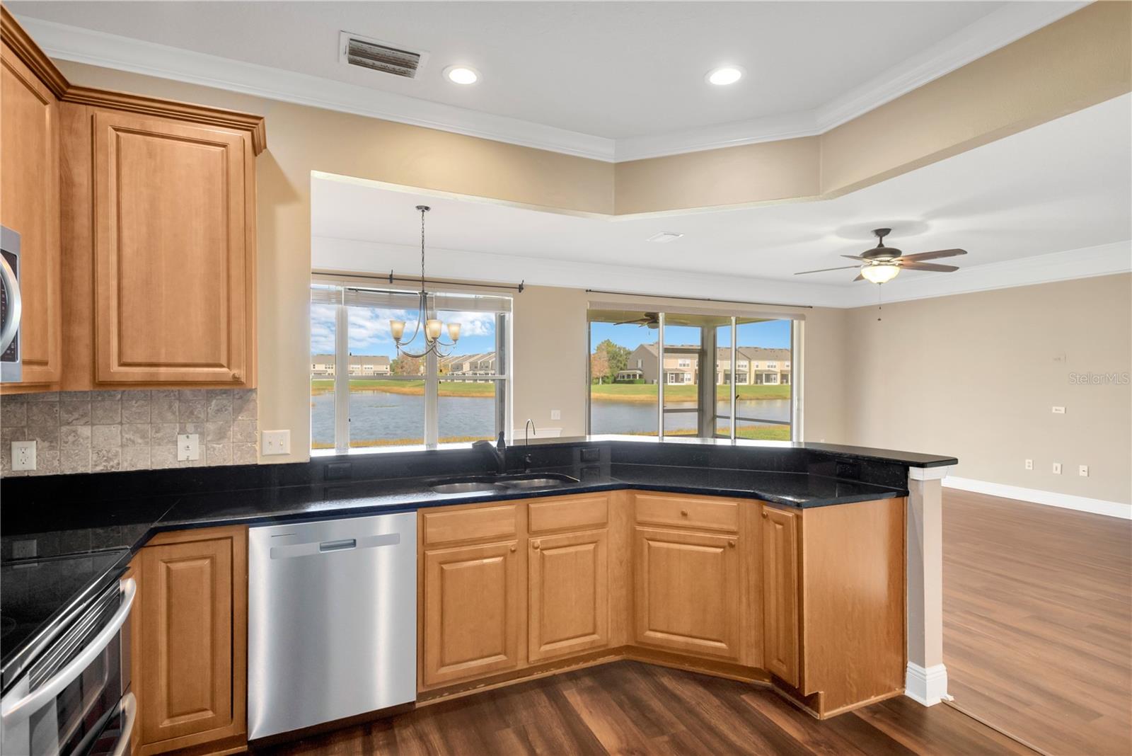 Granit Countertops in the kitchen