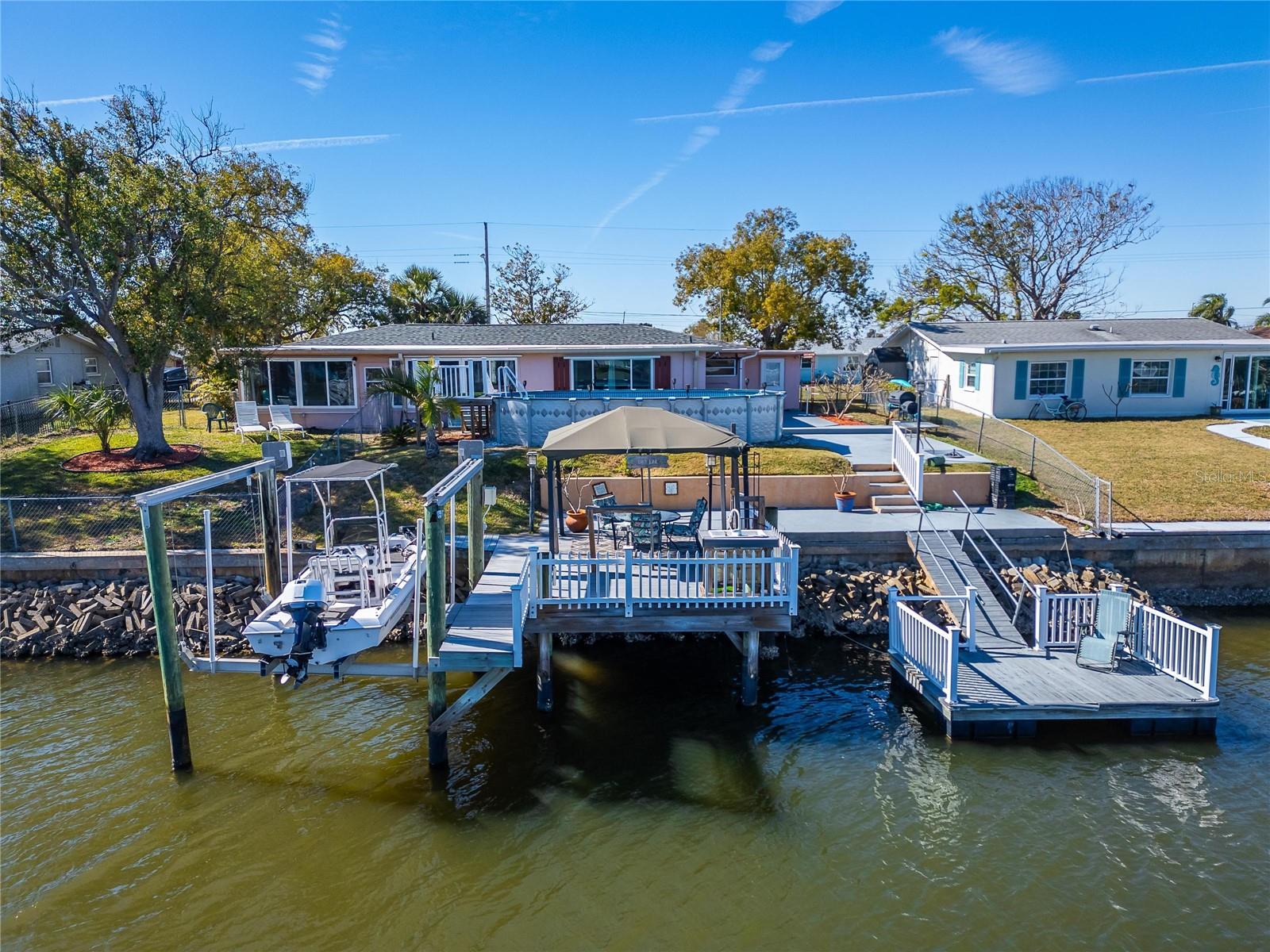 Canal View - Boat Dock / Decks