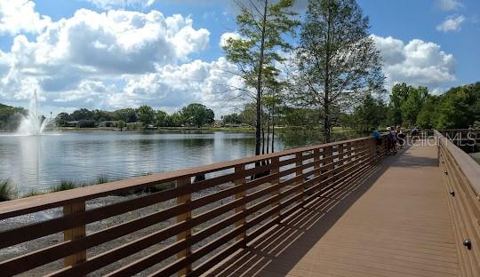 Crest lake walking path