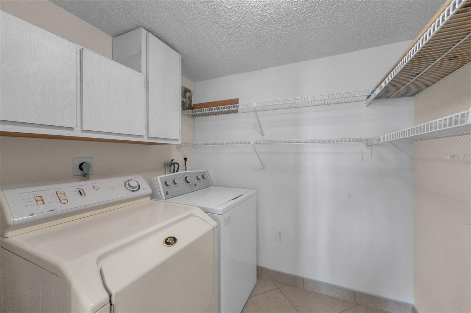 Laundry room with Washer & Dryer