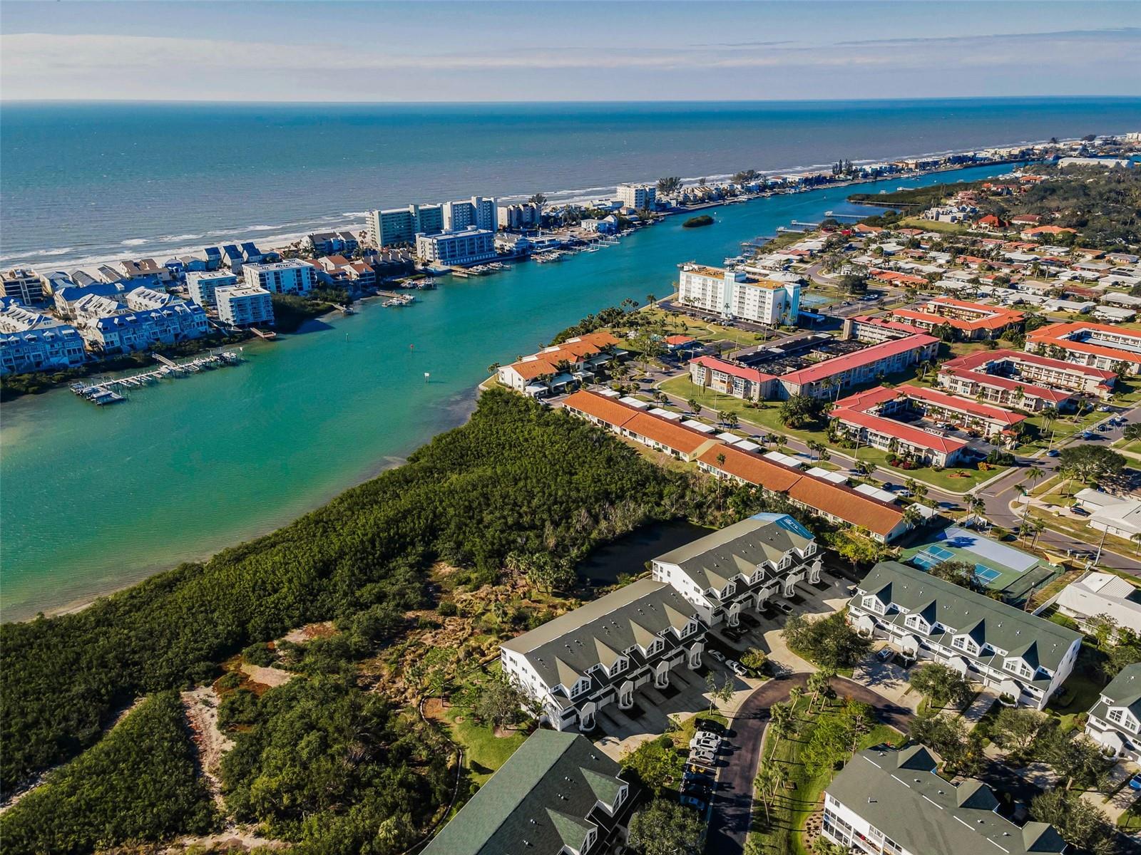 Views of the Gulf and the Intracoastal!