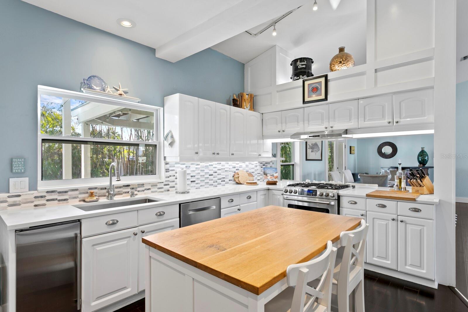 Beautifully updated kitchen