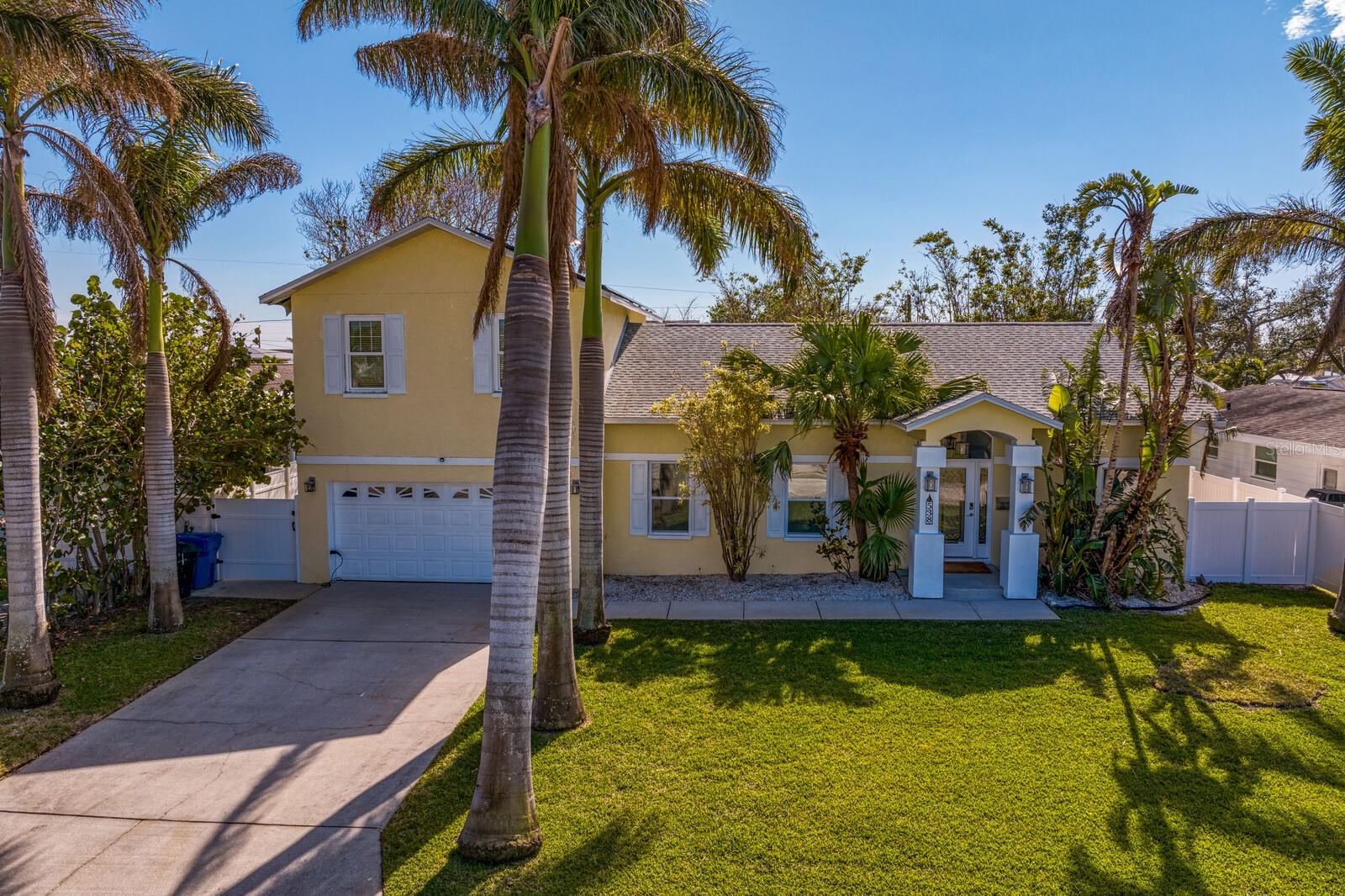 Lush green lawn and great curb appeal