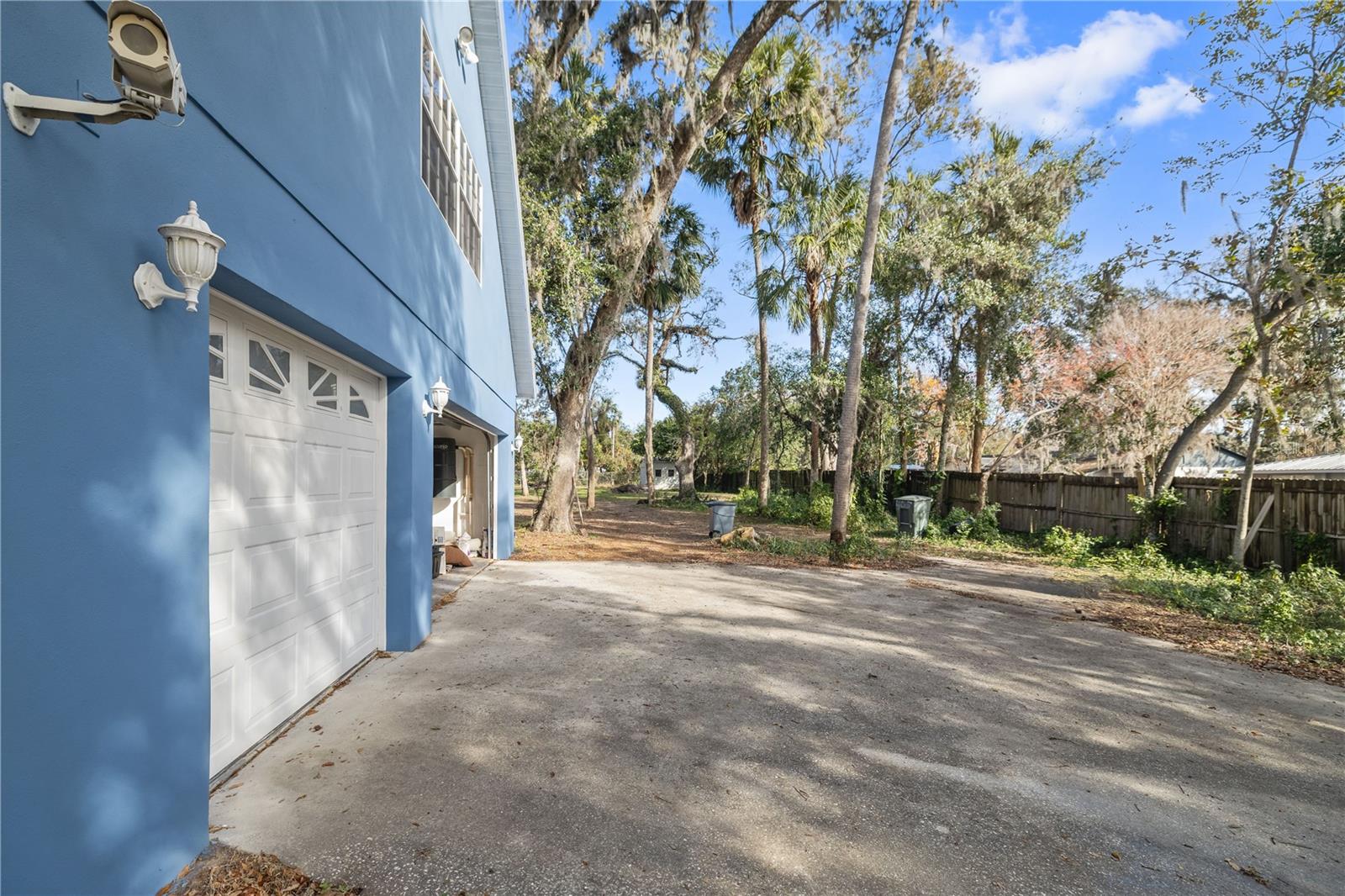 3-Car Garage - Side Entry