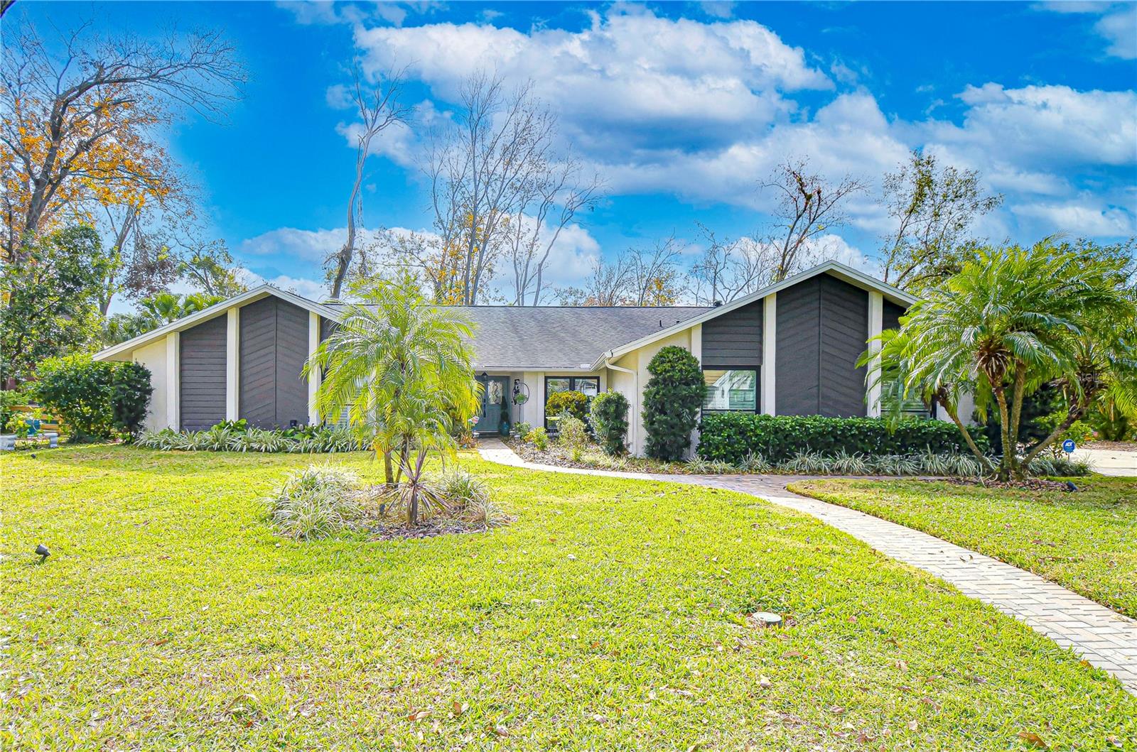 Lush Florida landscaping!