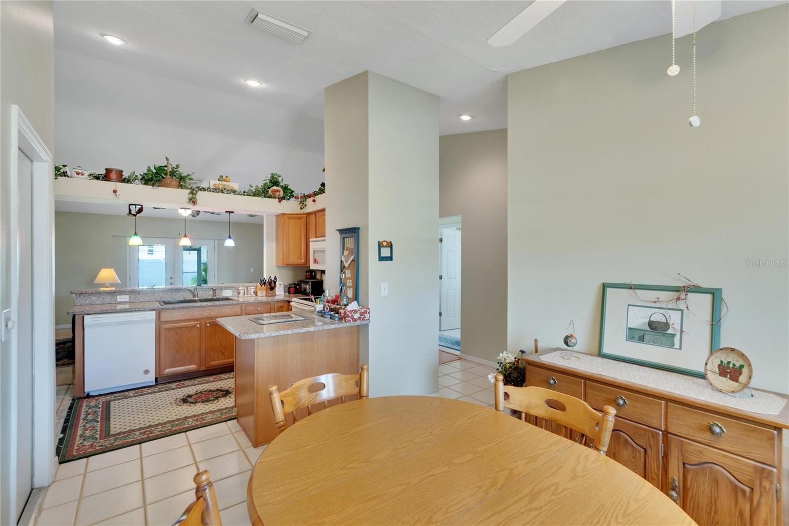 Dining room off kitchen