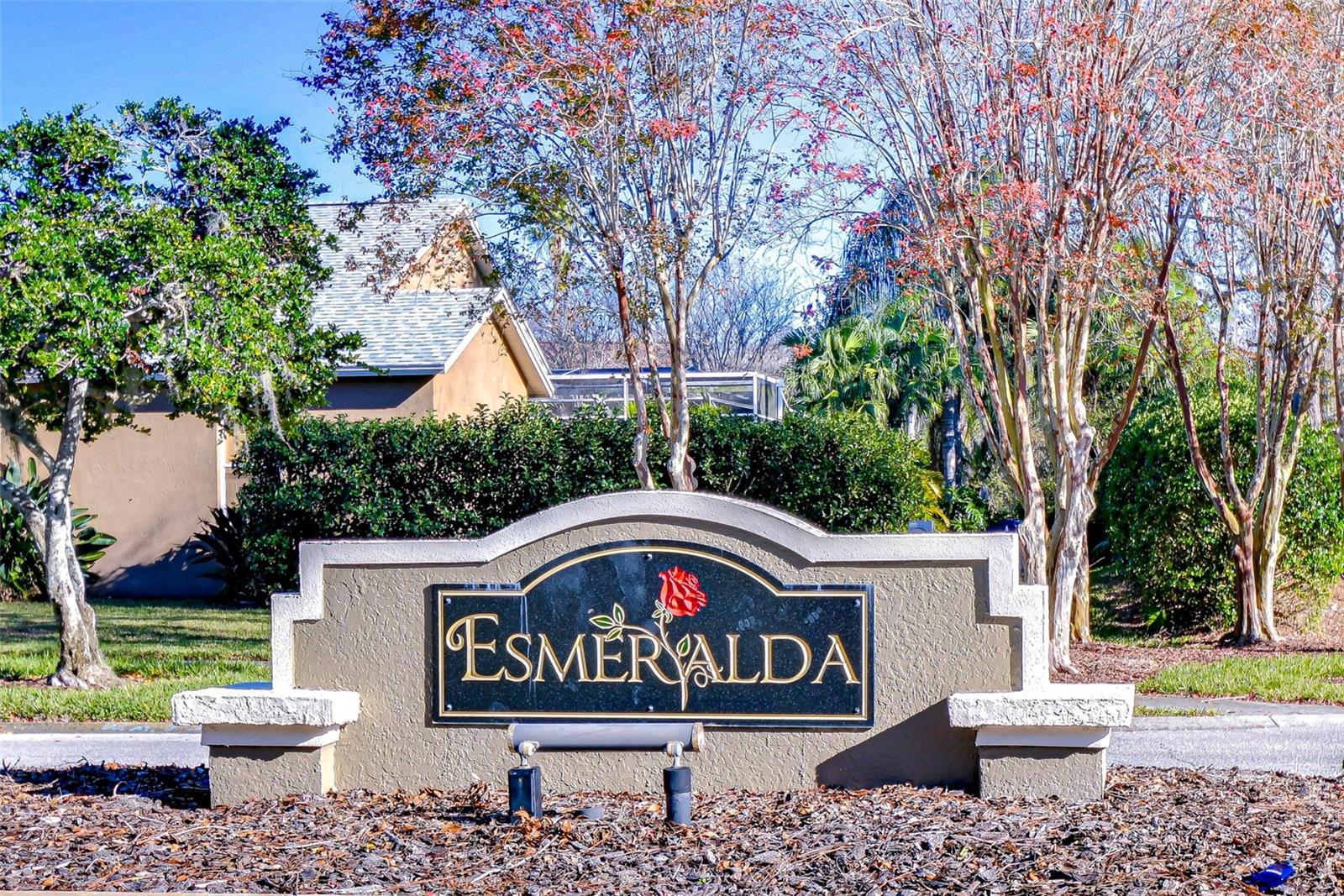 Esmeralda Entrance