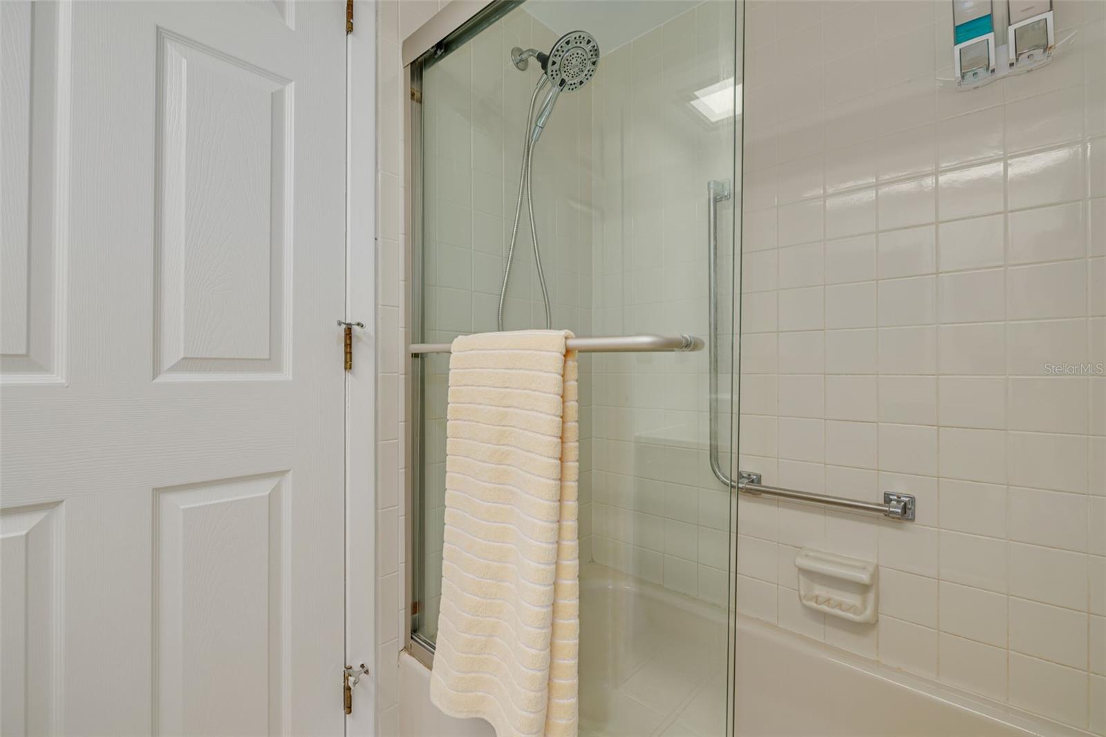 Hall bathroom has tub/shower!