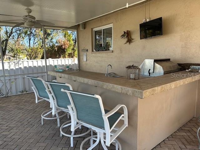 Entertaining is a breeze on the lanai!