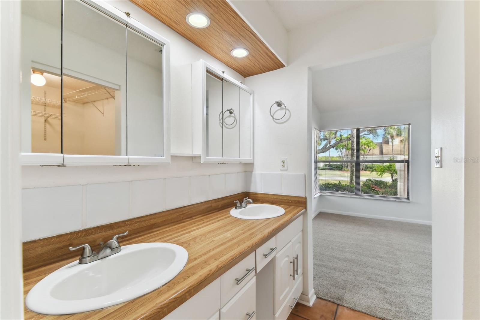 Double vanity in main bedroom