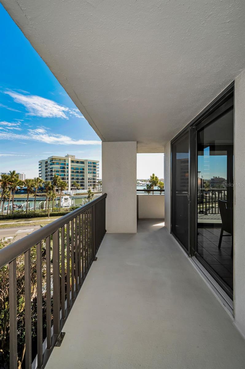 Huge Wraparound Balcony off the Living Room and Kitchen/Dining nook