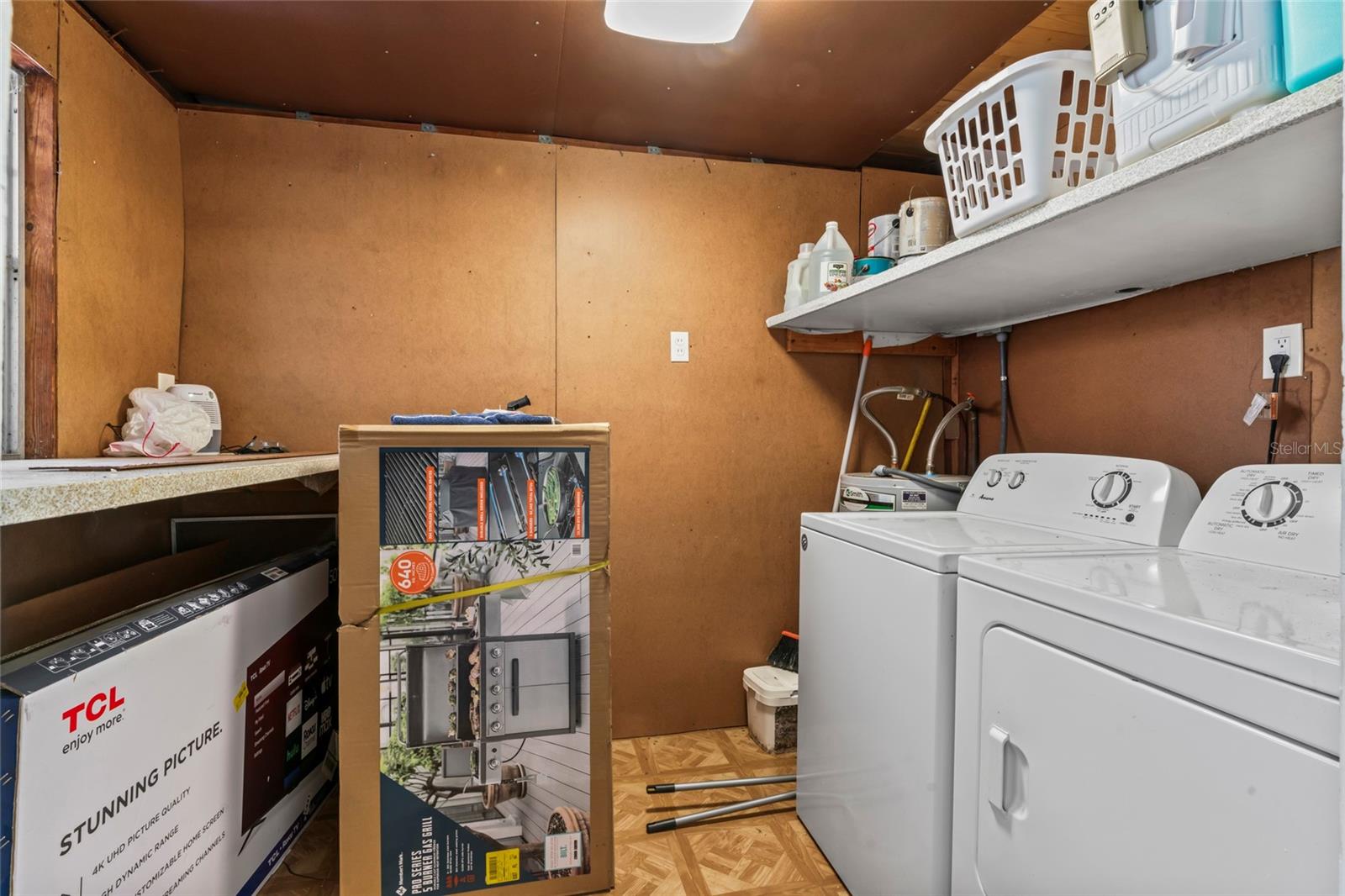 Laundry / Storage room