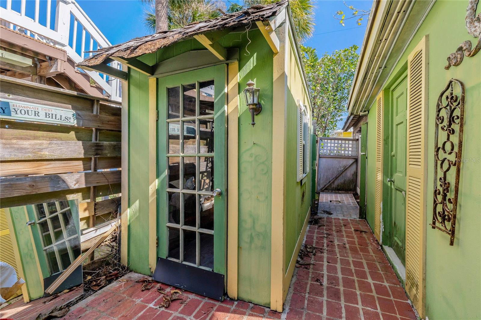 SIDE PATIO WITH EXTRA STORAGE