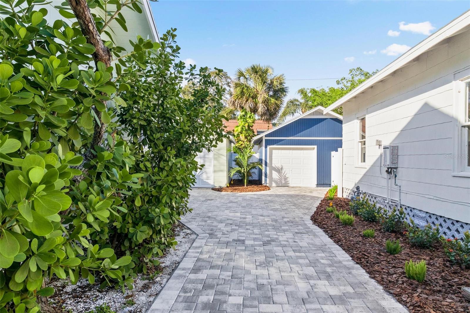 Driveway/Garage Door 1