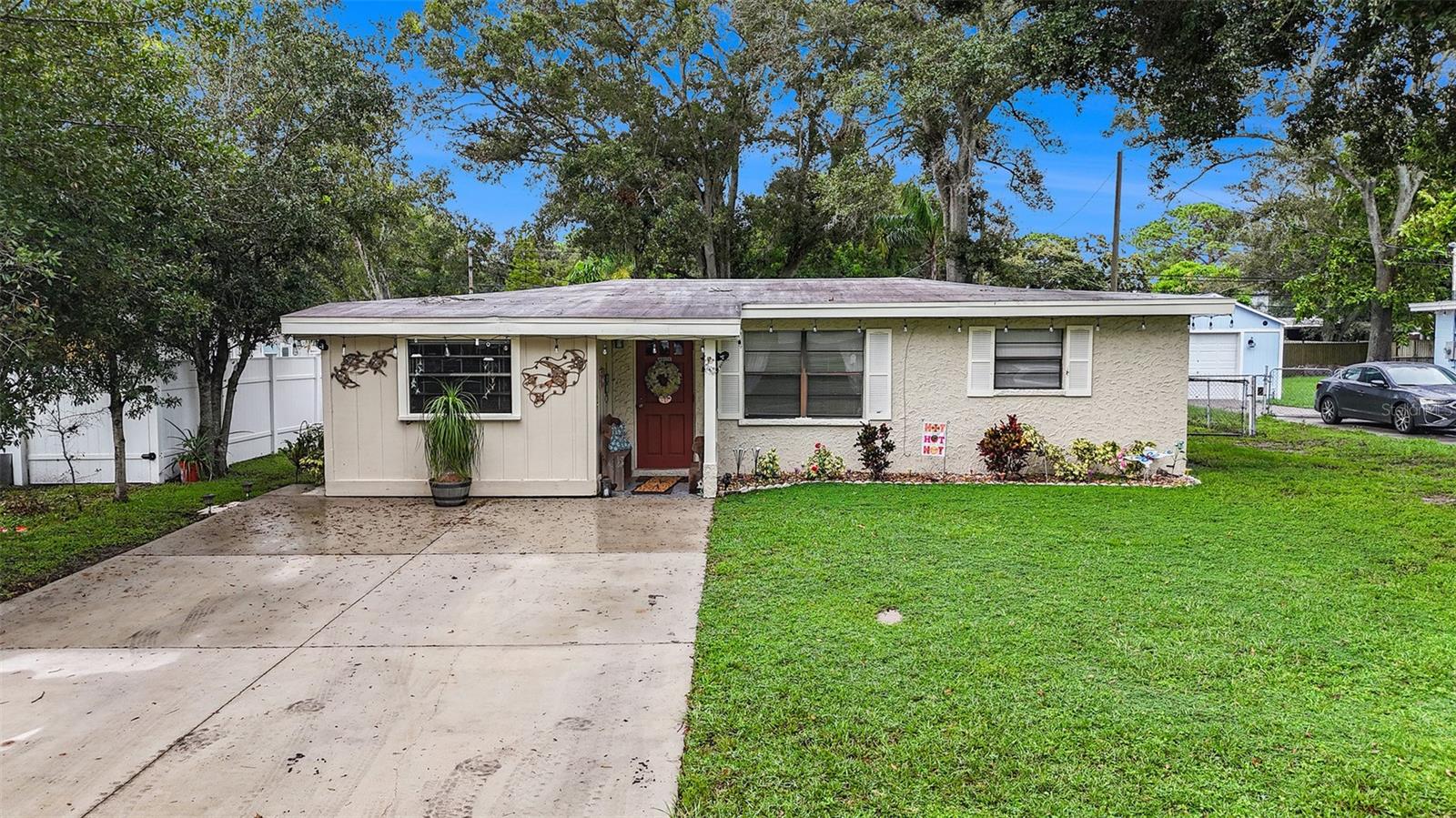 Front of House with 2 Car Driveway