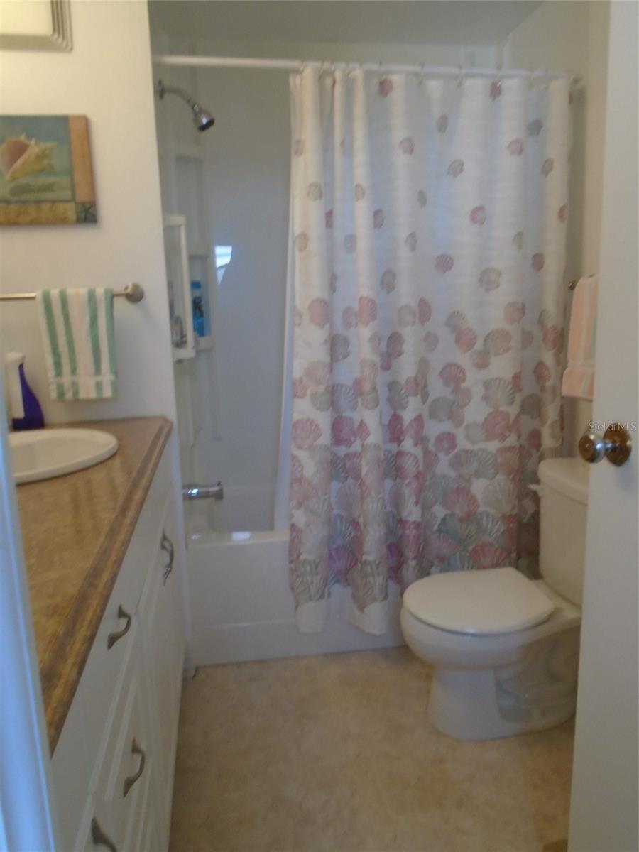 Updated Bathroom * Shower / Tub Combo