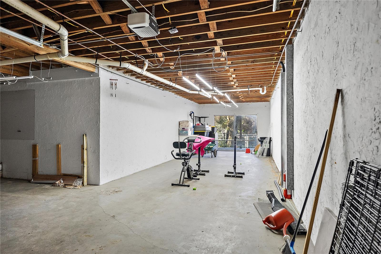 Garage7418 Bay Dr, Tampa FL