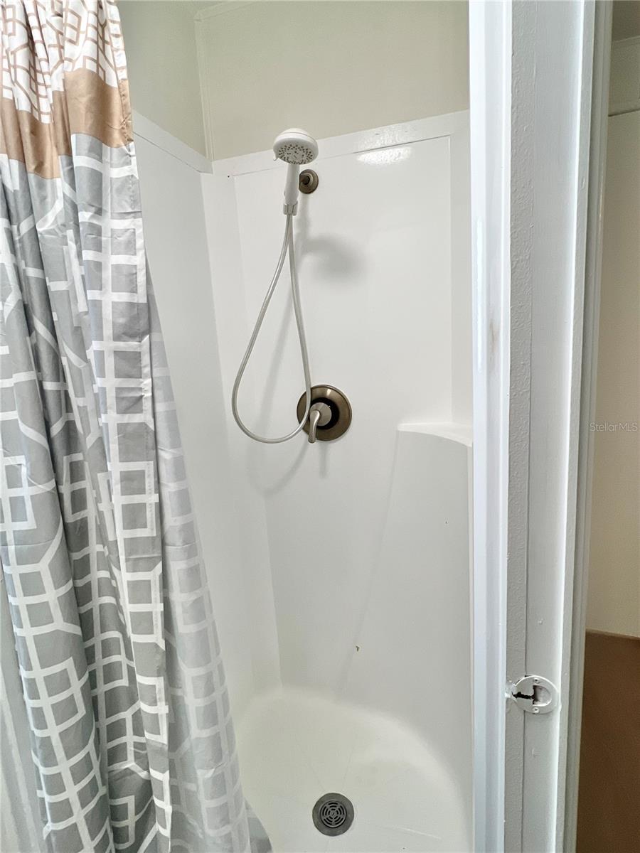 shower in ensuite