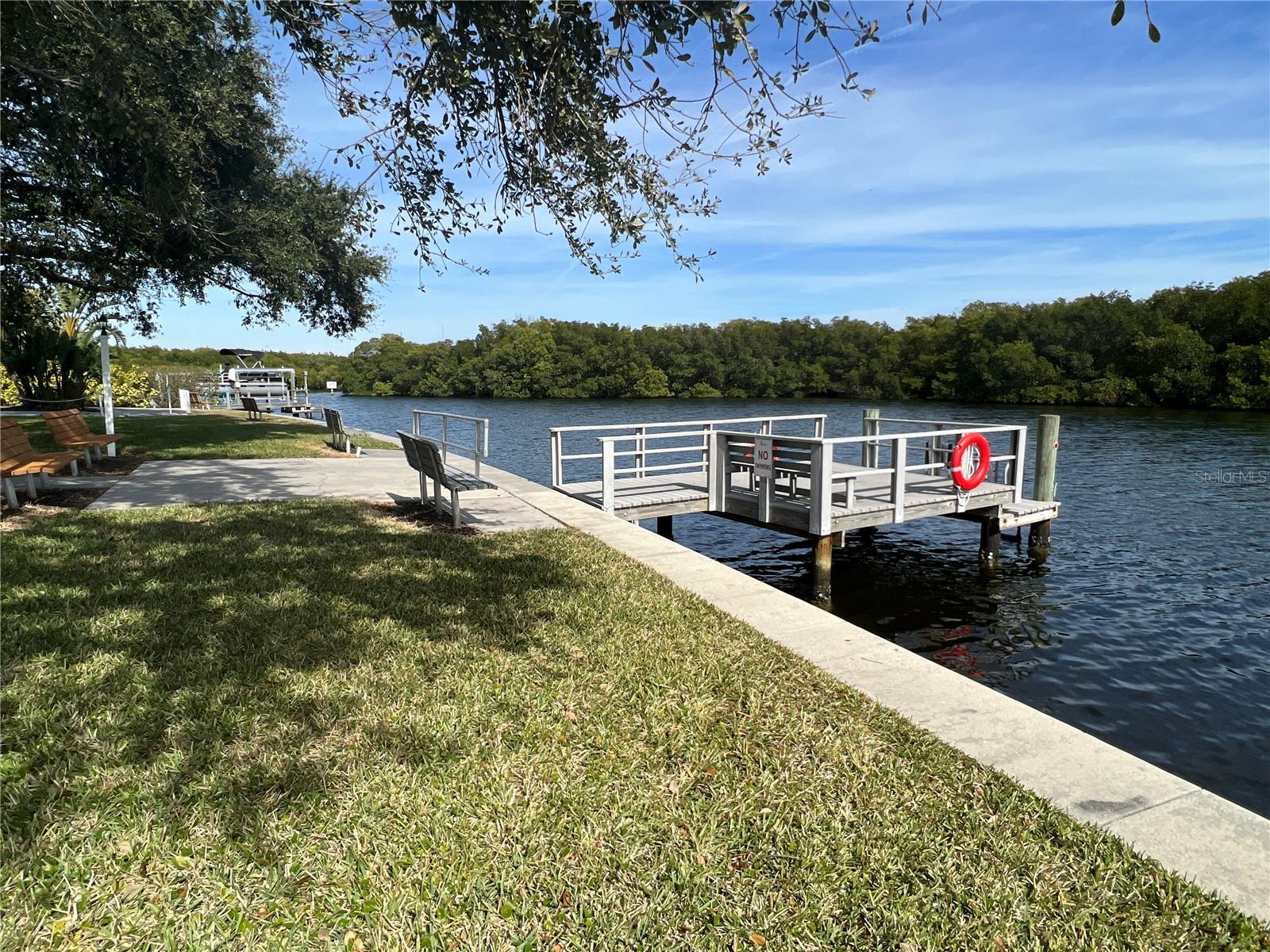 Fishing dock