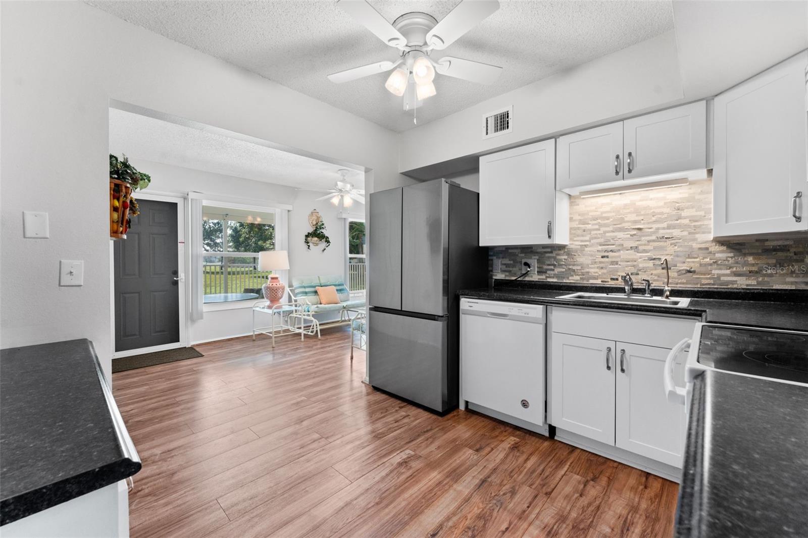 Upgraded kitchen cabinets