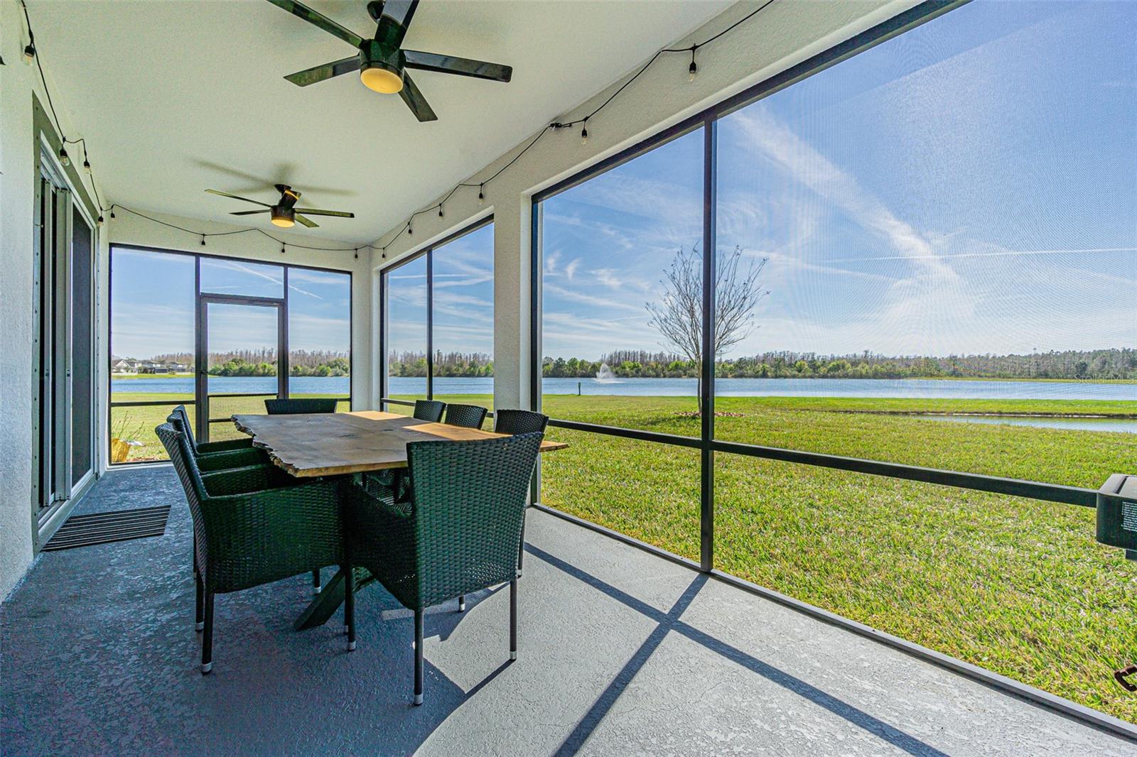 Covered screened patio