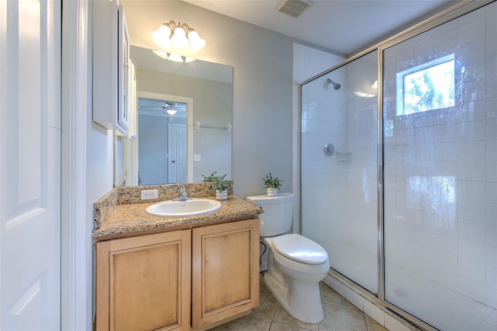 Upstairs Ensuite Secondary Bathroom