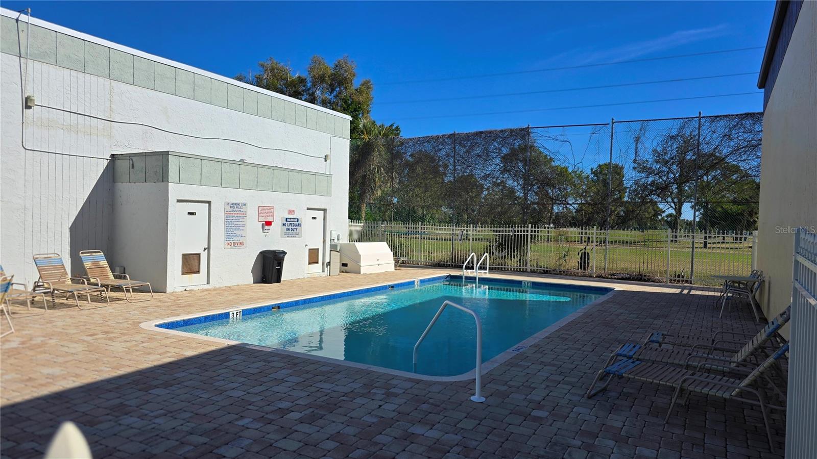 Beautifully maintained Community Pool that the HOA maintains.