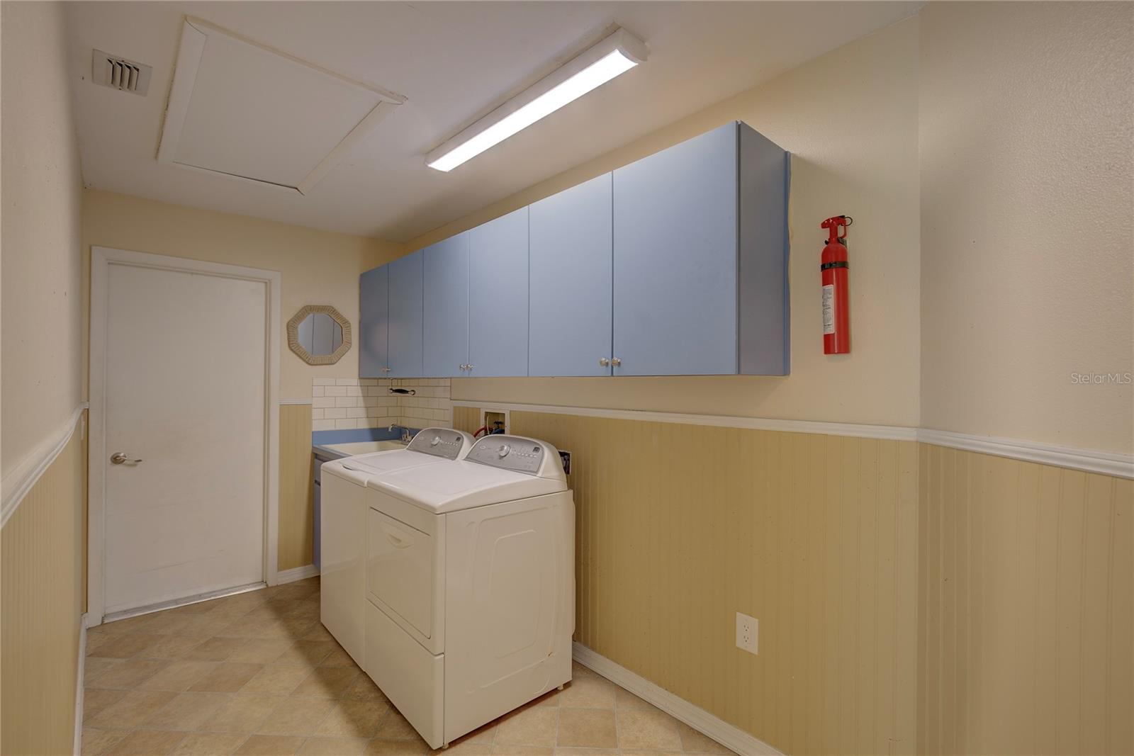 Laundry Room to Garage