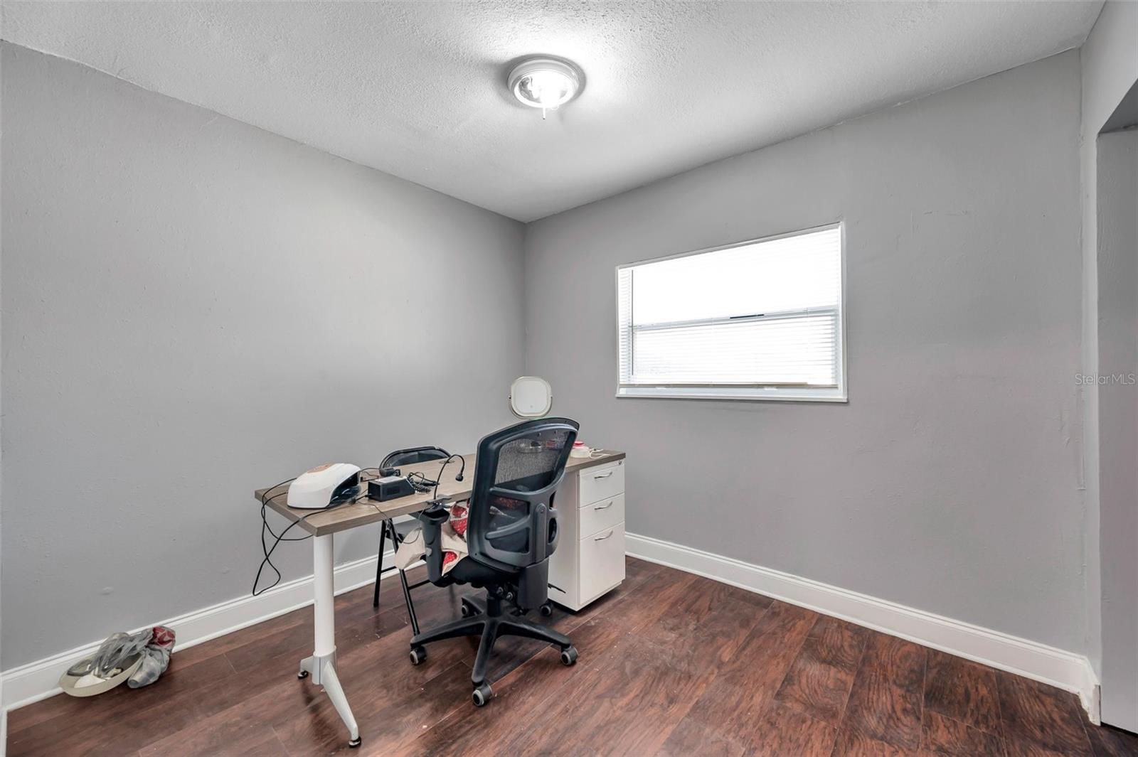 bedroom/office